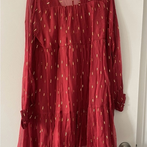 Sézane Elegant Red Dress with Gold Accents - Picture 2 of 4